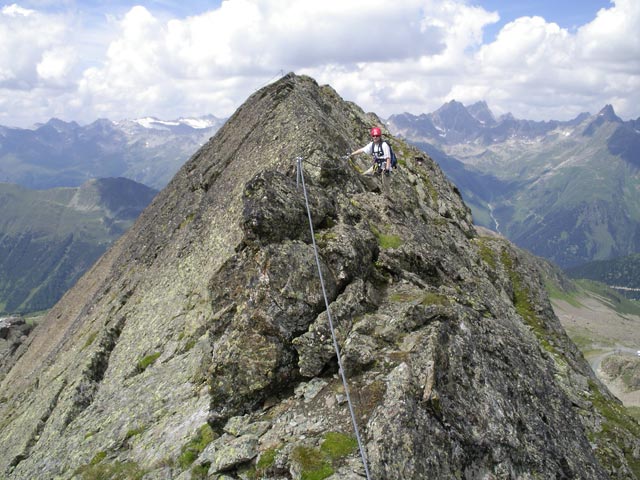 Flimspitz-Klettersteig: Daniela am Westgrat