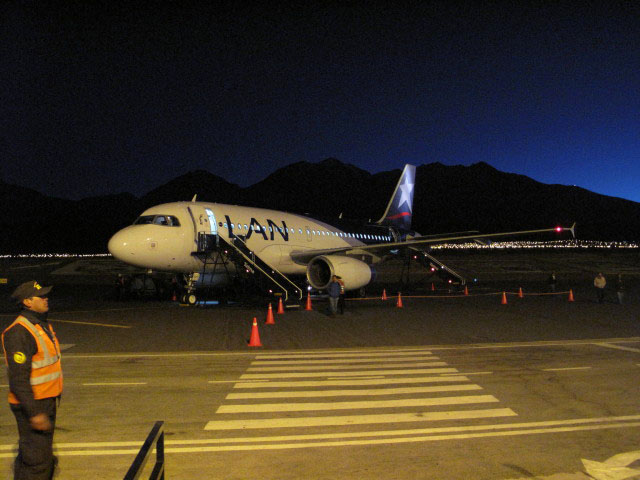 Airbus A319 als LP 115 am Aeropuerto Rodríguez Ballón in Arequipa, 2.562 m (5. Juli)