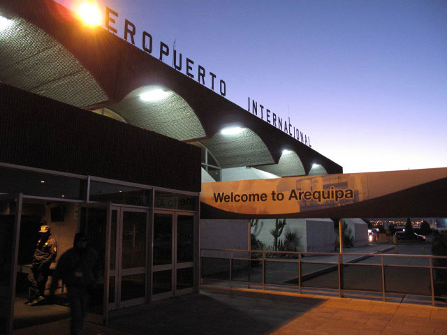 Aeropuerto Rodríguez Ballón in Arequipa, 2.562 m (5. Juli)
