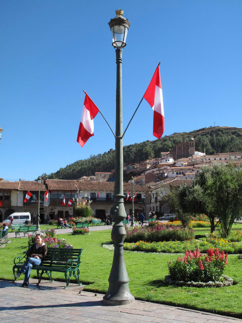 Daniela auf der Plaza de Armas in Cusco, 3.399 m (21. Juli)