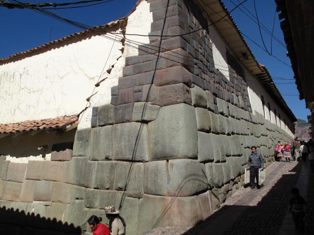 Inkamauer in der Calle Hatunrumiyoc in Cusco (21. Juli)