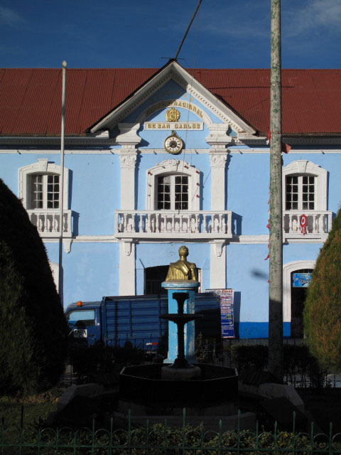 Colegio Nacional de San Carlos in Puno (2. Aug.)