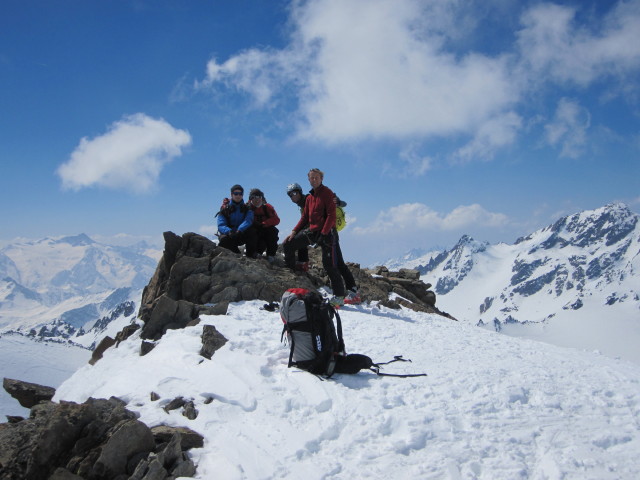 Christoph, Gudrun, Georg und ich auf der Cima di P&egrave;io, 3.549 m (22. Apr.)