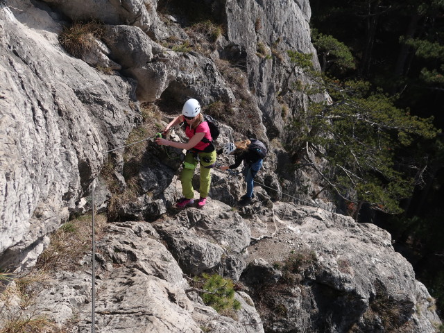 Janna und Elisabeth im sch&ouml;nen Quergang