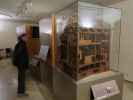 Papa in der Ausstellung 'Spielr&auml;ume'