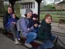 Sabine und Nils in der Gartenbahn