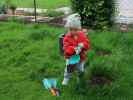 Nils im Garten meiner Eltern