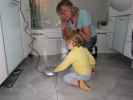Mama und Nils im Haus meiner Eltern
