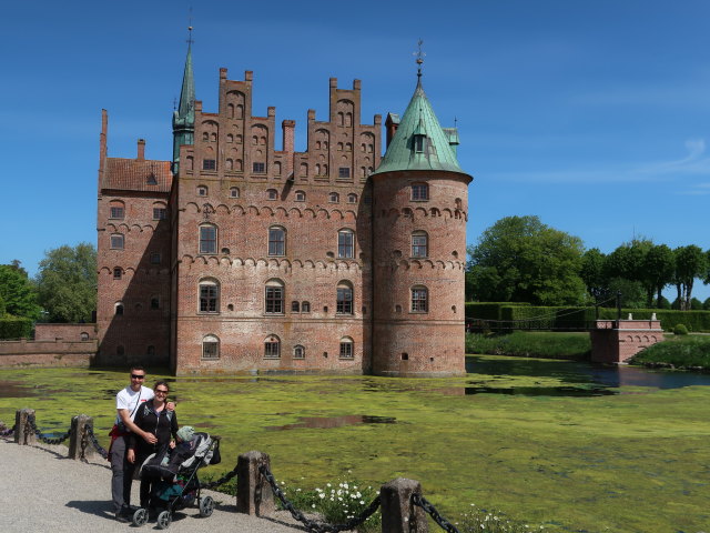 Ich, Sabine und Nils beim Egeskov Slot in Kv&aelig;rndrup (19. Mai)