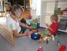 Mama und Nils in unserer Wohnung