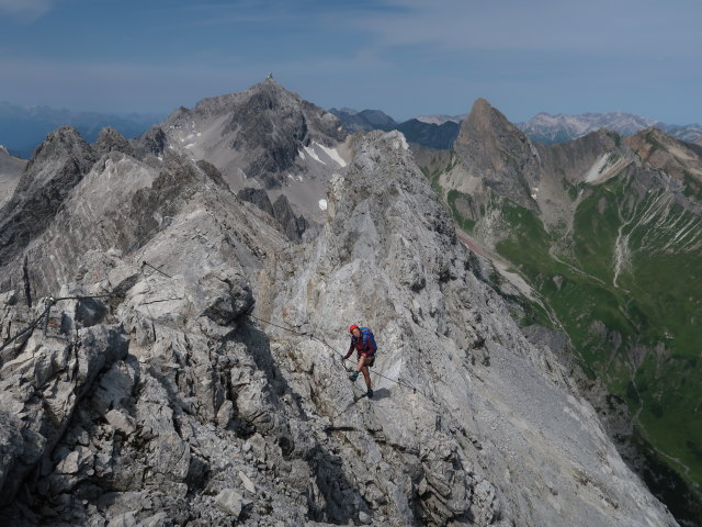 Arlberger Klettersteig: Angela zwischen Wei&szlig;schrofenspitze und Lisunspitze (19. Juli)