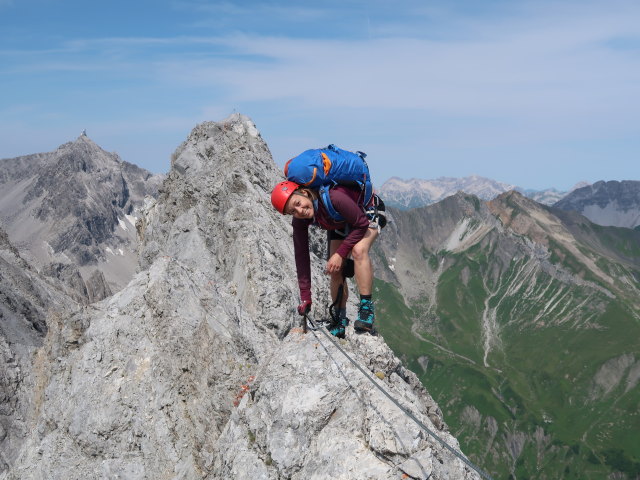 Arlberger Klettersteig: Angela zwischen Wei&szlig;schrofenspitze und Lisunspitze (19. Juli)