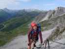 Arlberger Klettersteig: Angela zwischen Osteinstieg und Wei&szlig;schrofenspitze (19. Juli)