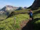 Angela am Boschweg zwischen Mittelstation der Vallugabahn und Stuttgarter H&uuml;tte (20. Juli)