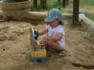 Nils am Spielplatz in der &Ouml;stlichen Scheunenstra&szlig;e in Gerasdorf (4. Juli)