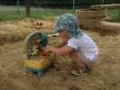 Nils am Spielplatz in der &Ouml;stlichen Scheunenstra&szlig;e in Gerasdorf (4. Juli)