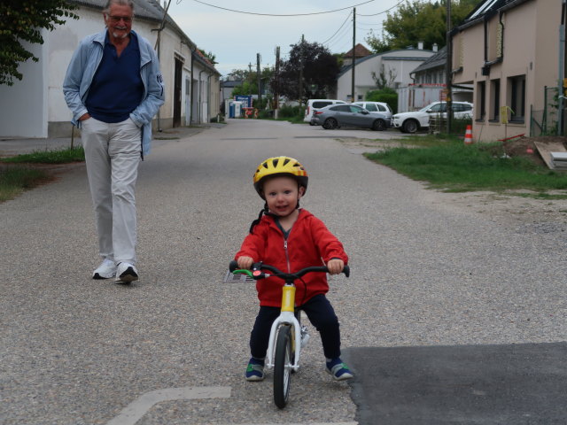Papa und Nils in der Alten Stra&szlig;e