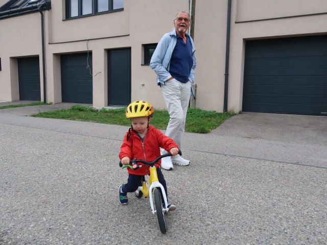 Nils und Papa in der Alten Stra&szlig;e