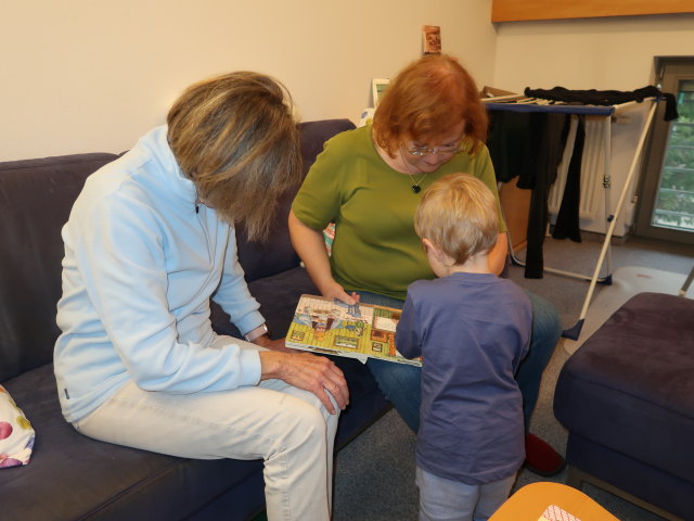 Mama, Brigitte und Nils in unserer Wohnung