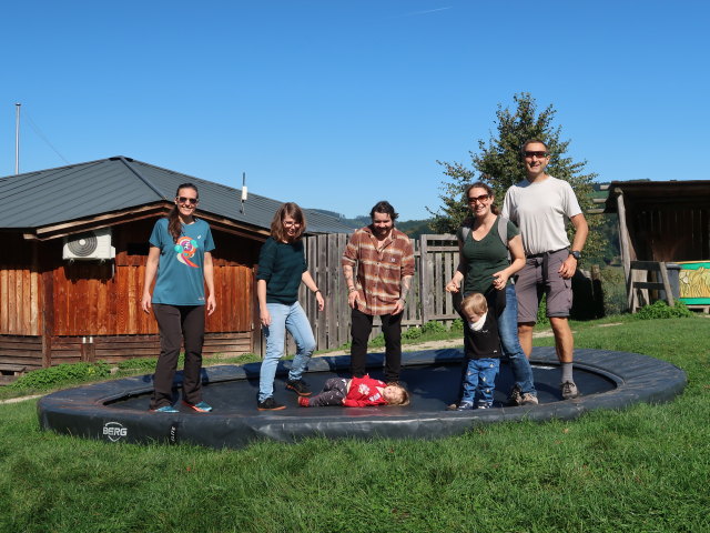 Ursa, Hannelore, Manuel, Ella, Nils, Sabine und ich im Tierpark Buchenberg