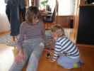 Mama und Nils im Haus meiner Eltern