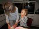 Mama und Nils im Haus meiner Eltern