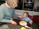 Mama und Nils im Haus meiner Eltern (22. Okt.)