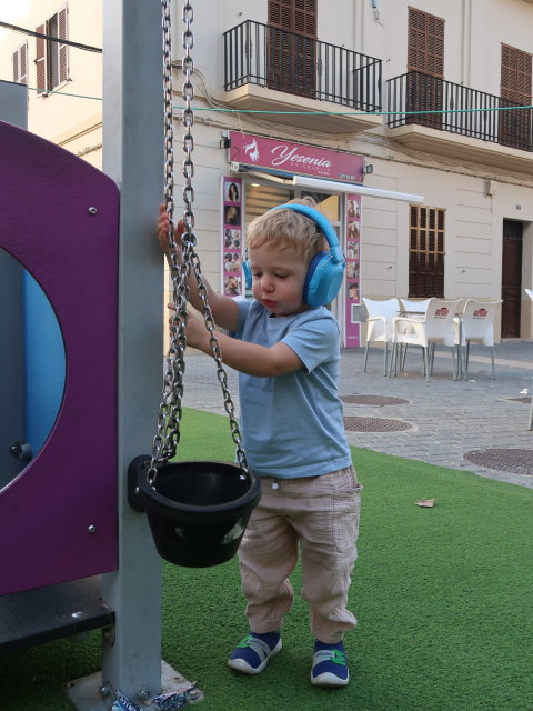 Nils auf der Pla&ccedil;a de la Quartera in Inca (13. Nov.)