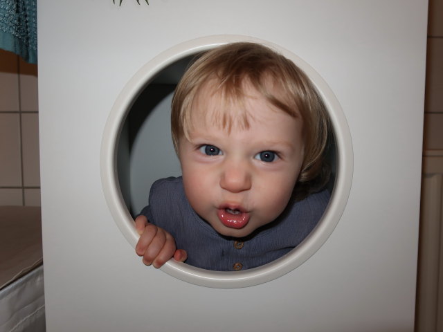 Nils in unserer Wohnung