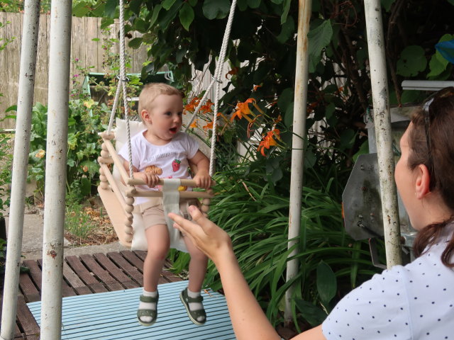 Nils und Sabine im Garten meiner Eltern