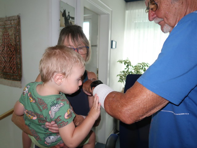 Nils, Mama und Papa im Haus meiner Eltern