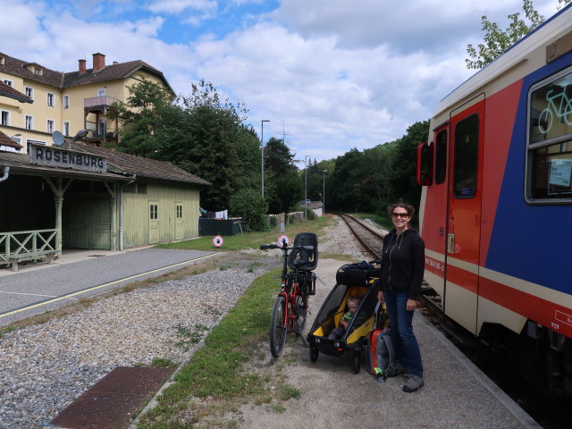 Nils und Sabine im Bahnhof Rosenburg, 268 m