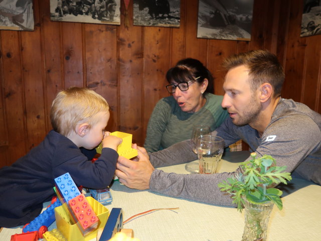 Nils, Ulrike und Christoph im Hans-Berger-Haus, 936 m (23. Aug.)