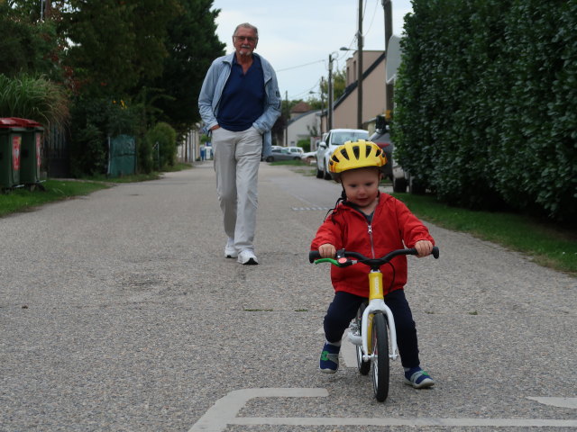 Papa und Nils in der Alten Stra&szlig;e