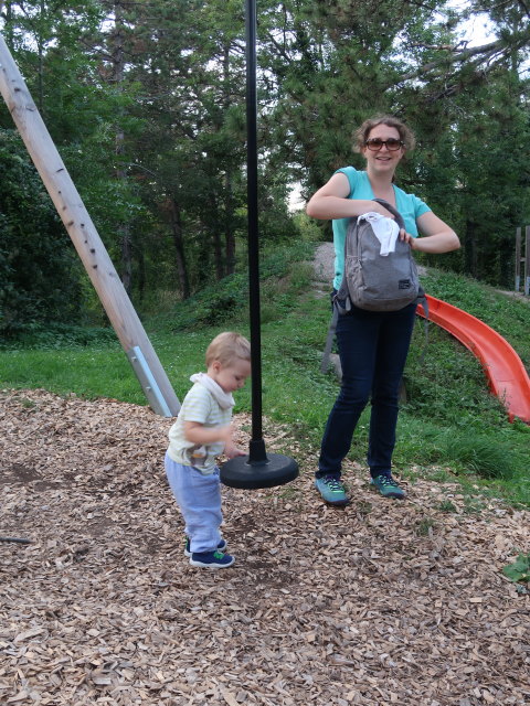 Nils und Sabine am Waldspielplatz Hirtenberg