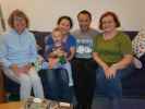 Mama, Nils, Sabine, ich und Brigitte in unserer Wohnung