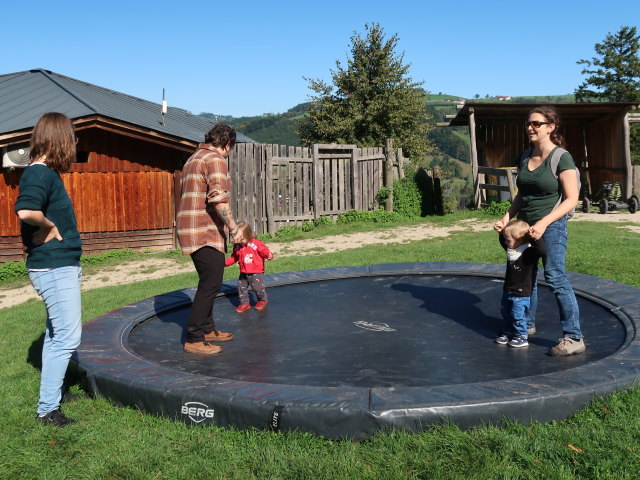 Hannelore, Manuel, Ella, Nils und Sabine im Tierpark Buchenberg