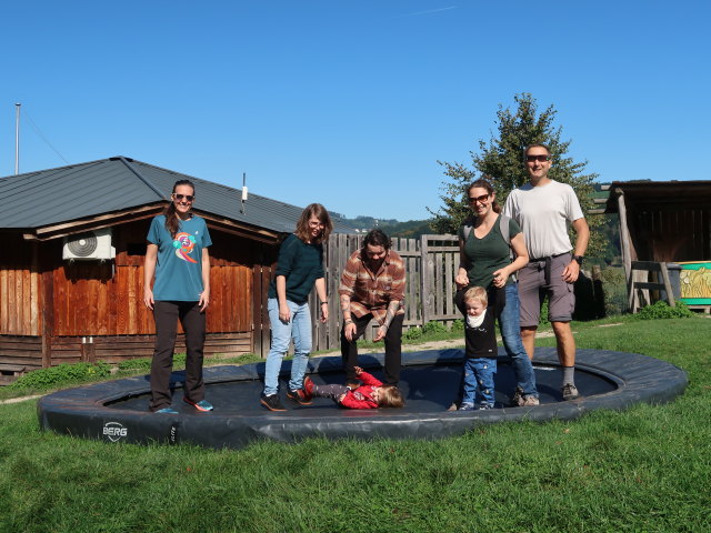 Ursa, Hannelore, Manuel, Ella, Nils, Sabine und ich im Tierpark Buchenberg