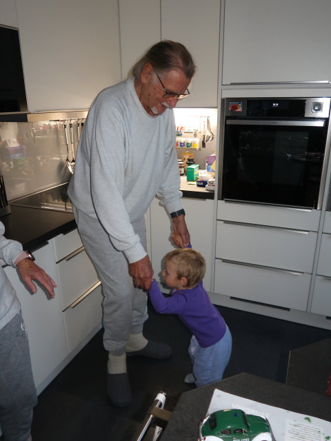 Mama, Papa und Nils im Haus meiner Eltern