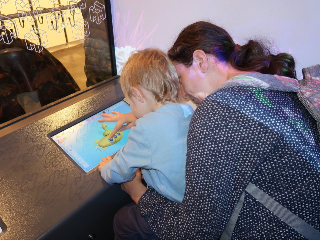 Nils und Sabine in der Ausstellung 'Planet der Tiere'