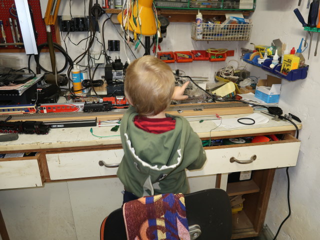 Nils im Haus meiner Eltern