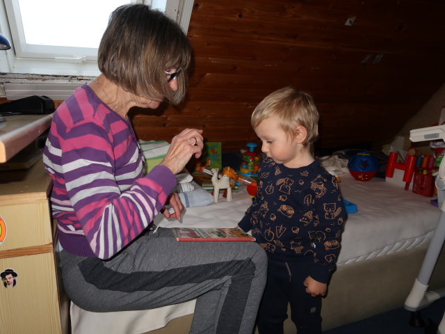 Mama und Nils im Haus meiner Eltern (20. Okt.)