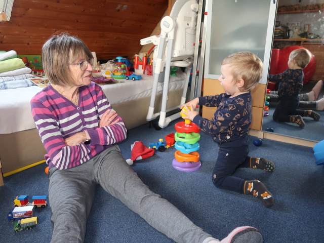 Mama und Nils im Haus meiner Eltern (20. Okt.)