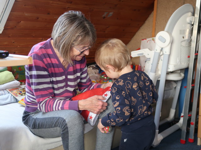 Mama und Nils im Haus meiner Eltern (20. Okt.)