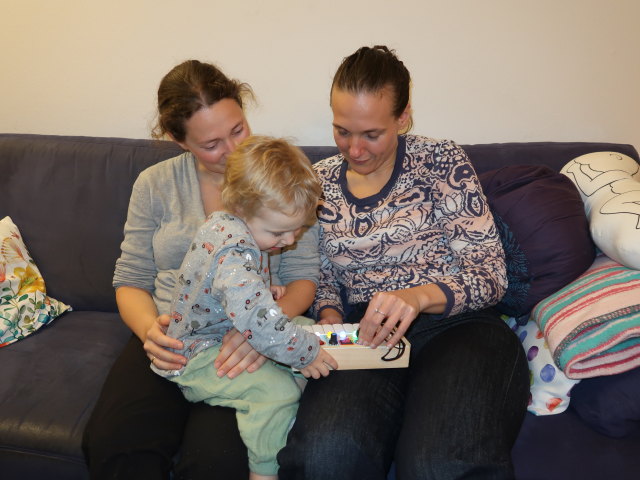 Sabine, Nils und Ursa in unserer Wohnung