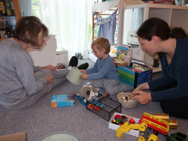 Mama, Nils und Sabine in unserer Wohnung