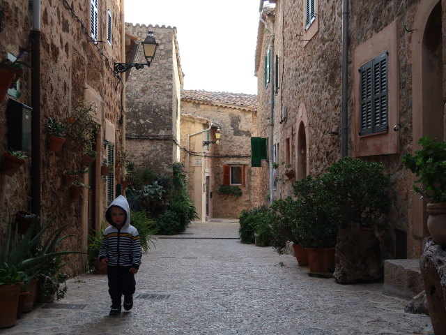 Nils in der Carrer&oacute; de la Amargura in Valldemossa (23. Nov.)