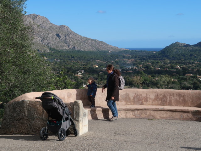 Nils und Sabine am Mirador des Calvari in Pollen&ccedil;a (27. Nov.)