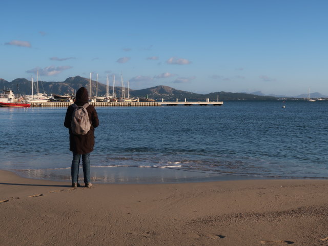 Sabine am L'Arenalet in Port de Pollen&ccedil;a (27. Nov.)