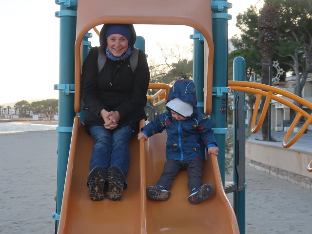Sabine und Nils am L'Arenalet in Port de Pollen&ccedil;a (27. Nov.)